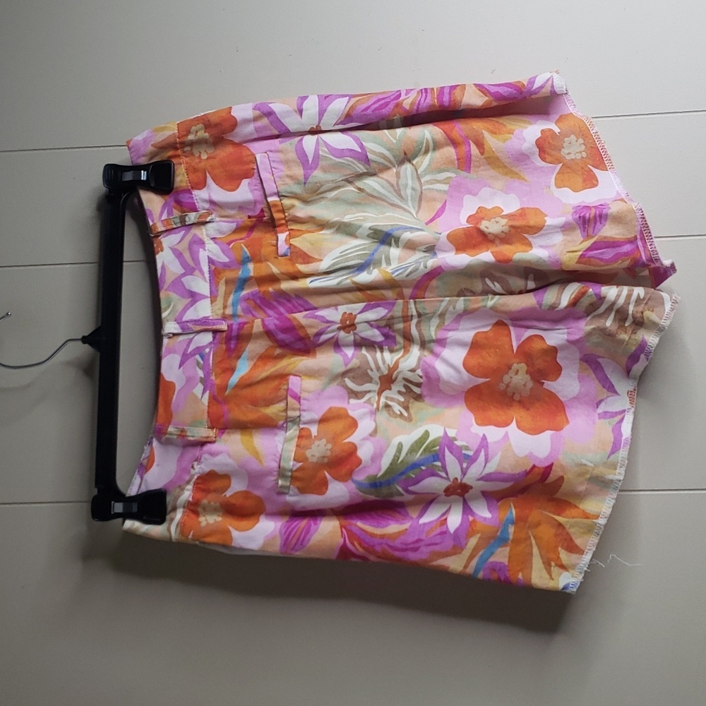 Astr Amiah Floral High Waist Shorts XS - Picture 6 of 7